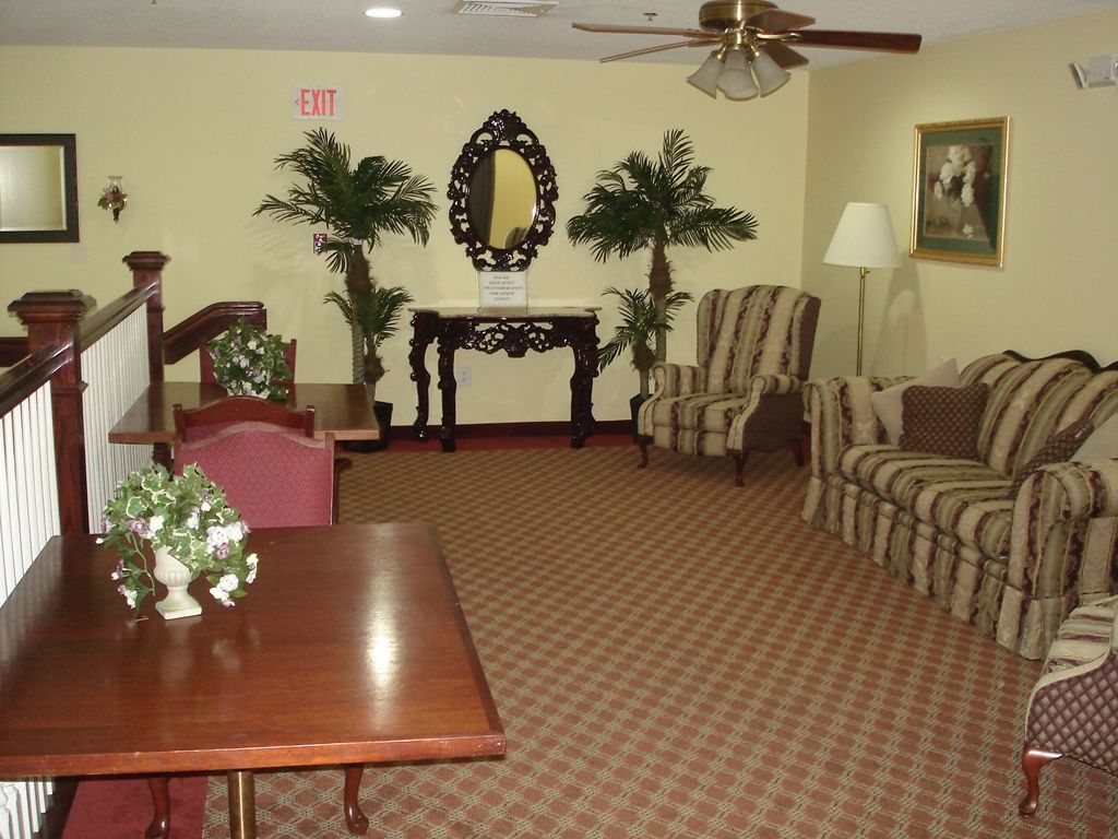 Douglas Inn & Suites Cleveland Room photo